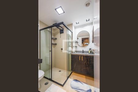 Banheiro de apartamento para alugar com 1 quarto, 27m² em Pinheiros, São Paulo