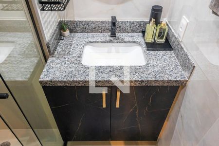 Banheiro de apartamento para alugar com 1 quarto, 27m² em Pinheiros, São Paulo