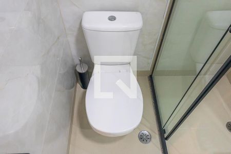 Banheiro de apartamento para alugar com 1 quarto, 27m² em Pinheiros, São Paulo