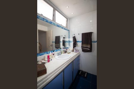 Apartamento à venda com 134m², 4 quartos e 3 vagasBanheiro da Suíte