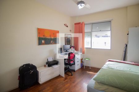 Apartamento à venda com 134m², 4 quartos e 3 vagasQuarto 2