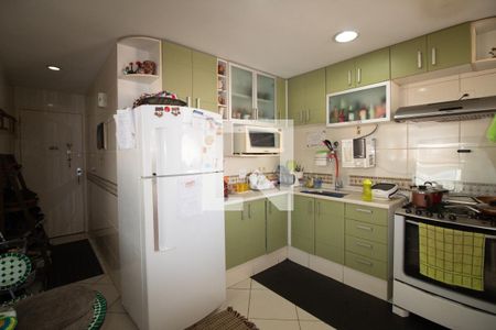 Apartamento à venda com 134m², 4 quartos e 3 vagasCozinha