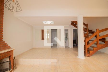 Sala de casa de condomínio para alugar com 4 quartos, 128m² em Jardim Leonor Mendes de Barros, São Paulo
