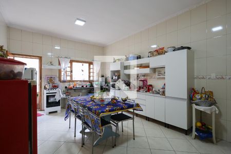 Casa à venda com 100m², 2 quartos e 5 vagas Casa à venda com 100m², 2 quartos e 5 vagasCozinha