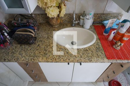 Casa à venda com 100m², 2 quartos e 5 vagas Casa à venda com 100m², 2 quartos e 5 vagasBanheiro do Suíte 1