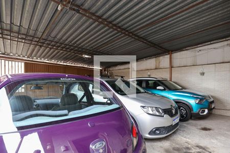 Casa à venda com 100m², 2 quartos e 5 vagas Casa à venda com 100m², 2 quartos e 5 vagasGaragem