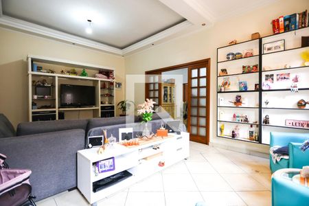 Sala de estar de casa à venda com 2 quartos, 100m² em Vila Romero, São Paulo