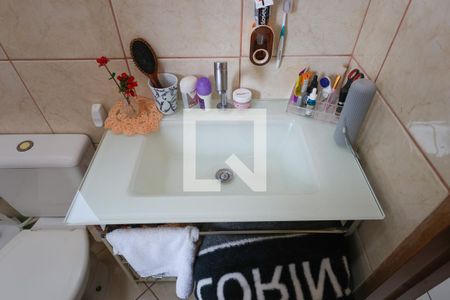 Casa à venda com 100m², 2 quartos e 5 vagas Casa à venda com 100m², 2 quartos e 5 vagasBanheiro da Suíte 2