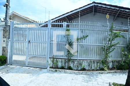 Casa para alugar com 120m², 3 quartos e 3 vagasFachada