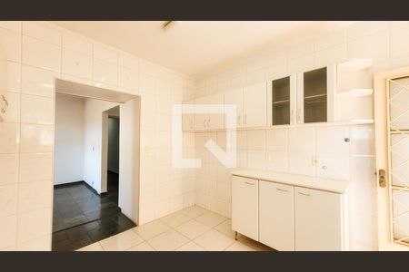 Casa à venda com 260m², 4 quartos e 4 vagasCozinha