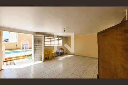 Casa à venda com 260m², 4 quartos e 4 vagasÁrea comum - Salão de festas