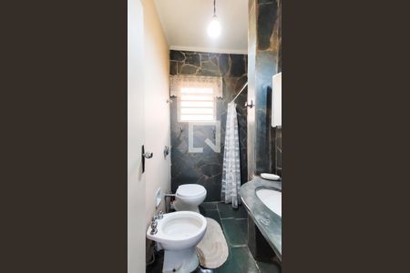 Casa à venda com 260m², 4 quartos e 4 vagasBanheiro