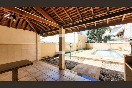 Casa à venda com 260m², 4 quartos e 4 vagasChurrasqueira