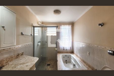 Casa à venda com 260m², 4 quartos e 4 vagasBanheiro