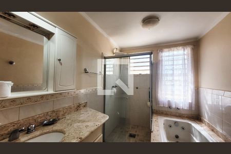 Casa à venda com 260m², 4 quartos e 4 vagasBanheiro