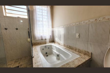 Casa à venda com 260m², 4 quartos e 4 vagasBanheiro