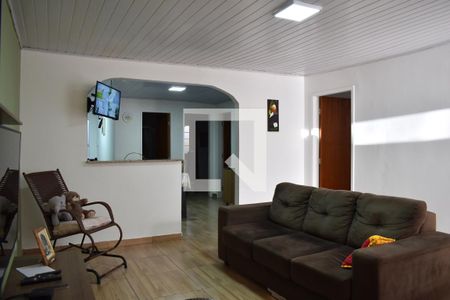 Sala 1 de casa para alugar com 7 quartos, 200m² em Uberaba, Curitiba