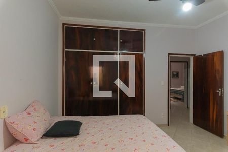 Casa à venda com 178m², 3 quartos e 3 vagas Casa à venda com 178m², 3 quartos e 3 vagasQuarto 2