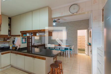 Casa à venda com 178m², 3 quartos e 3 vagas Casa à venda com 178m², 3 quartos e 3 vagasCozinha