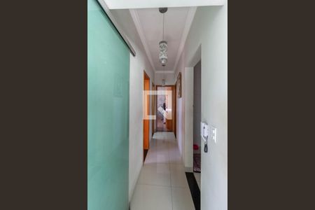Corredor de casa para alugar com 5 quartos, 144m² em Piratininga (venda Nova), Belo Horizonte