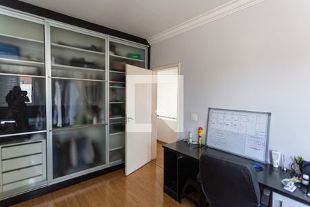 Casa à venda com 600m², 5 quartos e 15 vagasQuarto 2