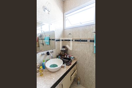 Casa à venda com 600m², 5 quartos e 15 vagasBanheiro 2 da Suíte