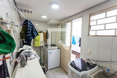 Casa à venda com 600m², 5 quartos e 15 vagasÁrea de Serviço