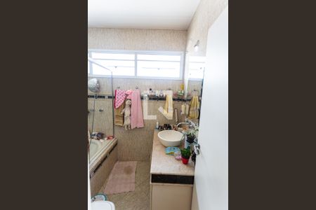 Casa à venda com 600m², 5 quartos e 15 vagasBanheiro 1 da Suíte