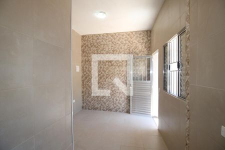 Quarto/Cozinha de casa para alugar com 1 quarto, 36m² em Vila Dalila, São Paulo