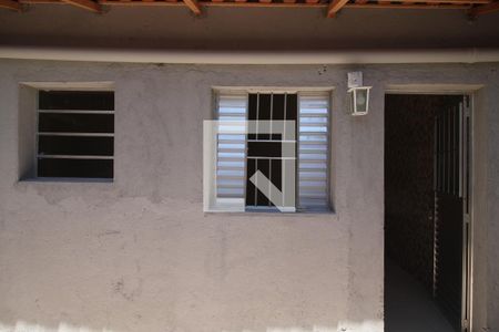 Casa para alugar com 21m², 1 quarto e sem vagaQuintal e área de serviço