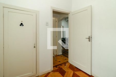 Casa à venda com 300m², 3 quartos e 3 vagas Casa à venda com 300m², 3 quartos e 3 vagasQuarto 2