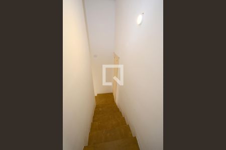 Casa à venda com 105m², 3 quartos e 1 vagaEscada