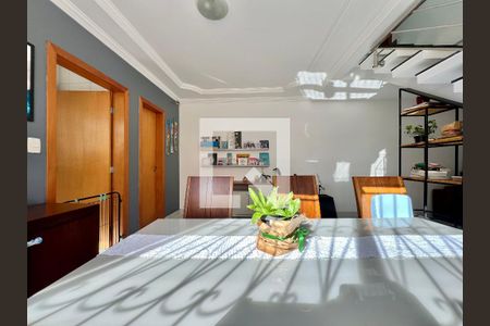 Sala de casa à venda com 3 quartos, 125m² em Nacional, Contagem