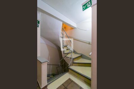 Apartamento à venda com 41m², 2 quartos e sem vagaEscada - Área comum