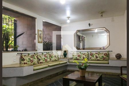 Apartamento à venda com 79m², 2 quartos e 1 vagaPortaria