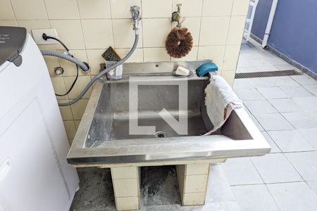 Casa à venda com 213m², 3 quartos e 5 vagas Casa à venda com 213m², 3 quartos e 5 vagasÁrea de serviço