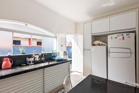 Casa à venda com 213m², 3 quartos e 5 vagas Casa à venda com 213m², 3 quartos e 5 vagasCozinha