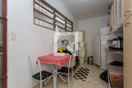 Casa à venda com 250m², 5 quartos e 8 vagasCozinha Edícula
