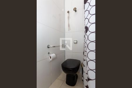 Casa à venda com 250m², 5 quartos e 8 vagasBanheiro de serviço