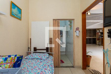 Casa à venda com 250m², 5 quartos e 8 vagasQuarto de Serviço