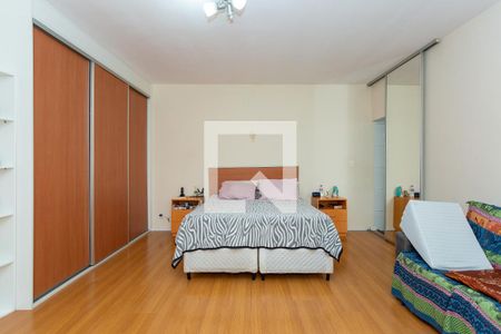 Casa à venda com 250m², 5 quartos e 8 vagasSuíte 1