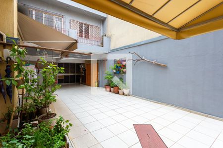 Casa à venda com 250m², 5 quartos e 8 vagasQuintal