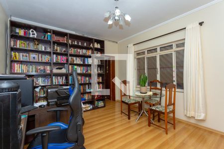 Casa à venda com 250m², 5 quartos e 8 vagasSala 2/Escritório