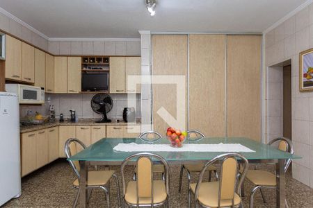 Casa à venda com 250m², 5 quartos e 8 vagasCozinha