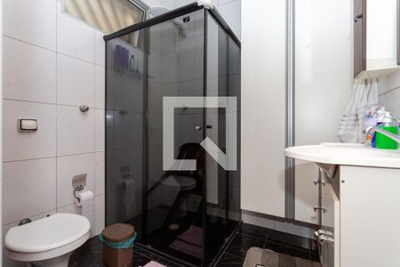 Casa à venda com 250m², 5 quartos e 8 vagasBanheiro da Suíte 2