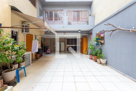 Casa à venda com 250m², 5 quartos e 8 vagasQuintal