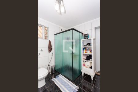 Casa à venda com 250m², 5 quartos e 8 vagasBanheiro da Suíte 1