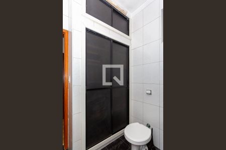 Casa à venda com 250m², 5 quartos e 8 vagasBanheiro da Suíte 2