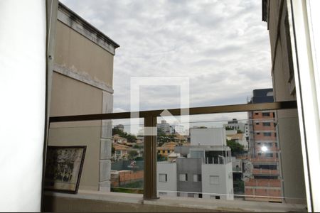 Varanda de apartamento à venda com 3 quartos, 100m² em Cabral, Contagem