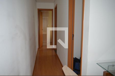 Corredor de apartamento à venda com 2 quartos, 46m² em Cabral, Contagem